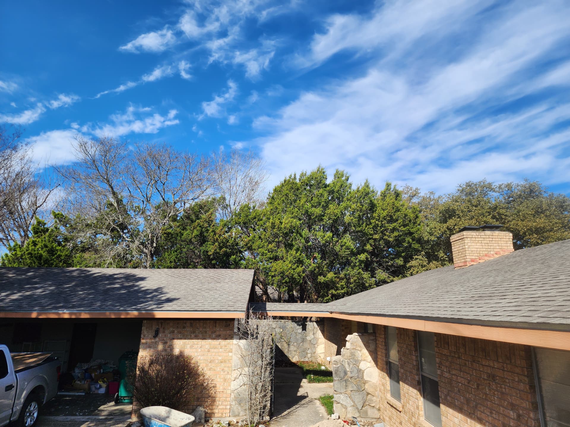 Cuatro Pilares Roofing project photo - Cynthia Vargas-Valinhas review
